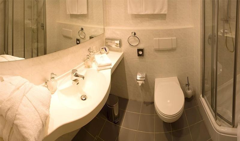 Hotel Goldener Helm ลิคเทนชไตน์ ภายนอก รูปภาพ