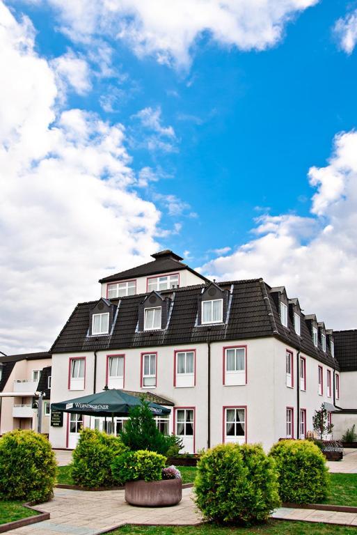 Hotel Goldener Helm ลิคเทนชไตน์ ภายนอก รูปภาพ